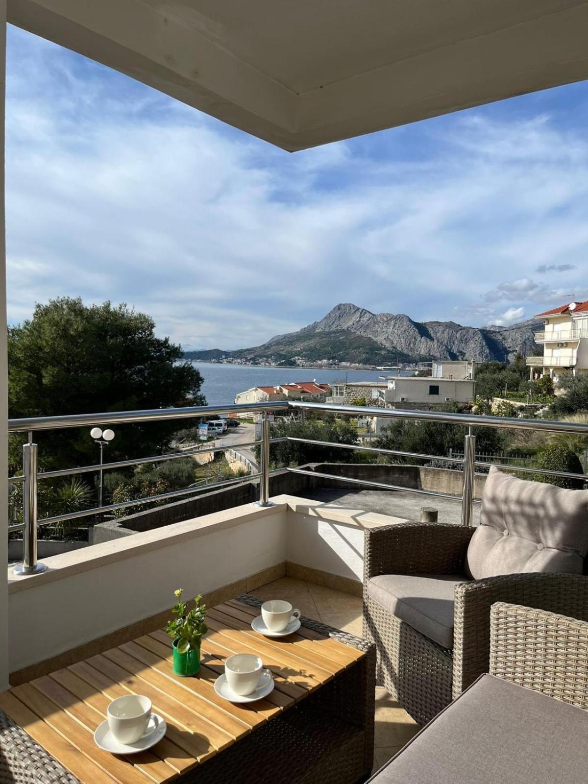 Apartment Ines Omiš Eksteriør billede