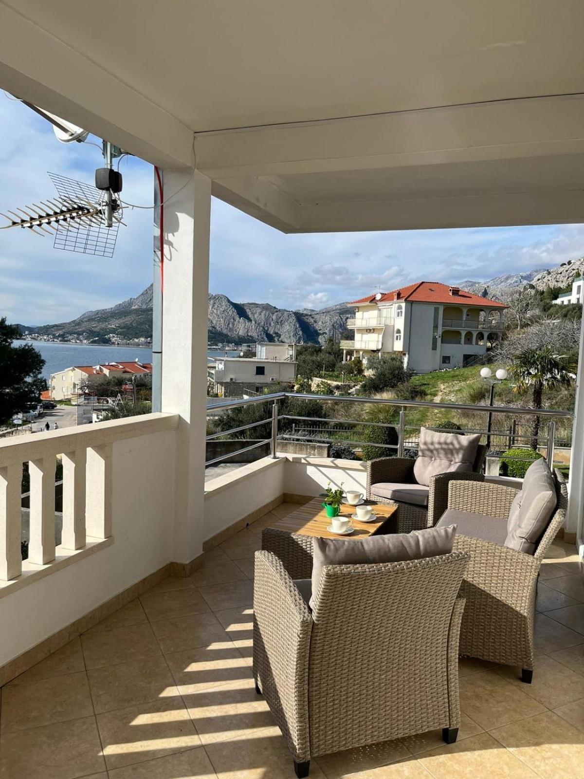 Apartment Ines Omiš Eksteriør billede