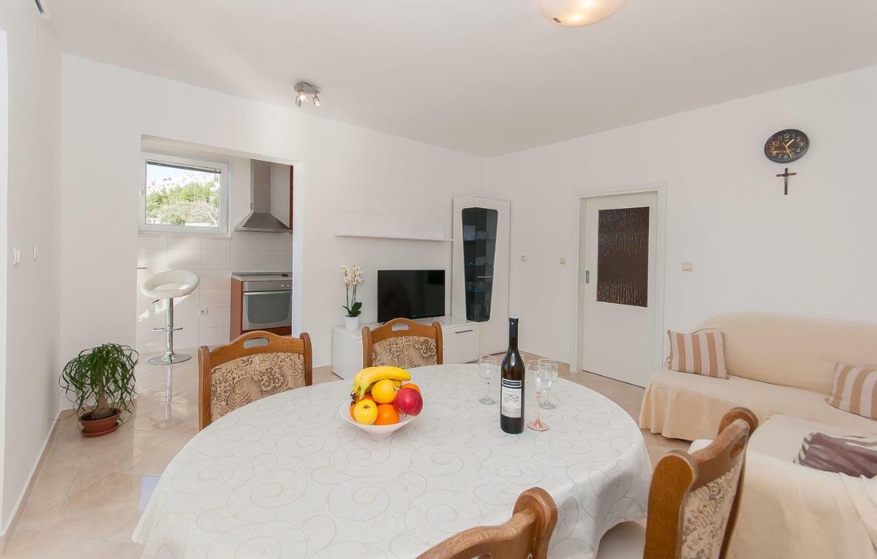 Apartment Ines Omiš Eksteriør billede