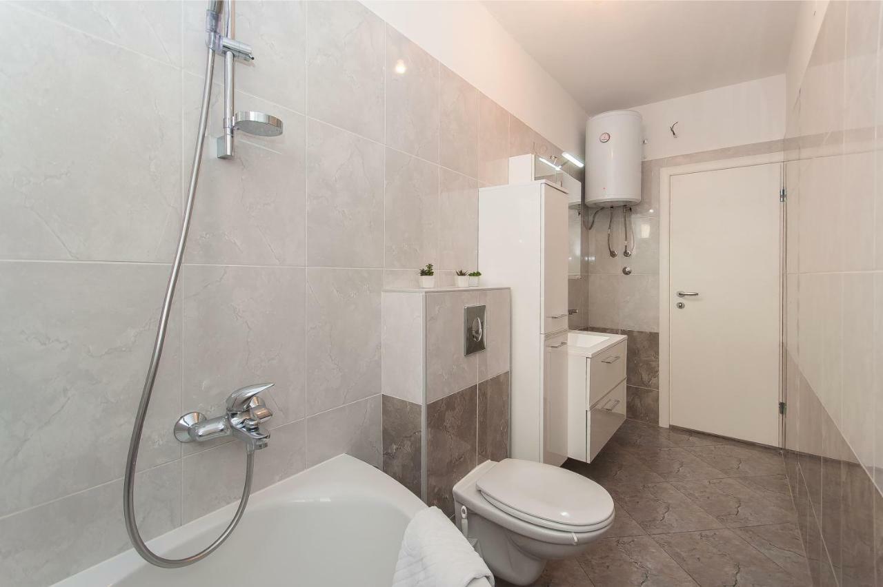 Apartment Ines Omiš Eksteriør billede